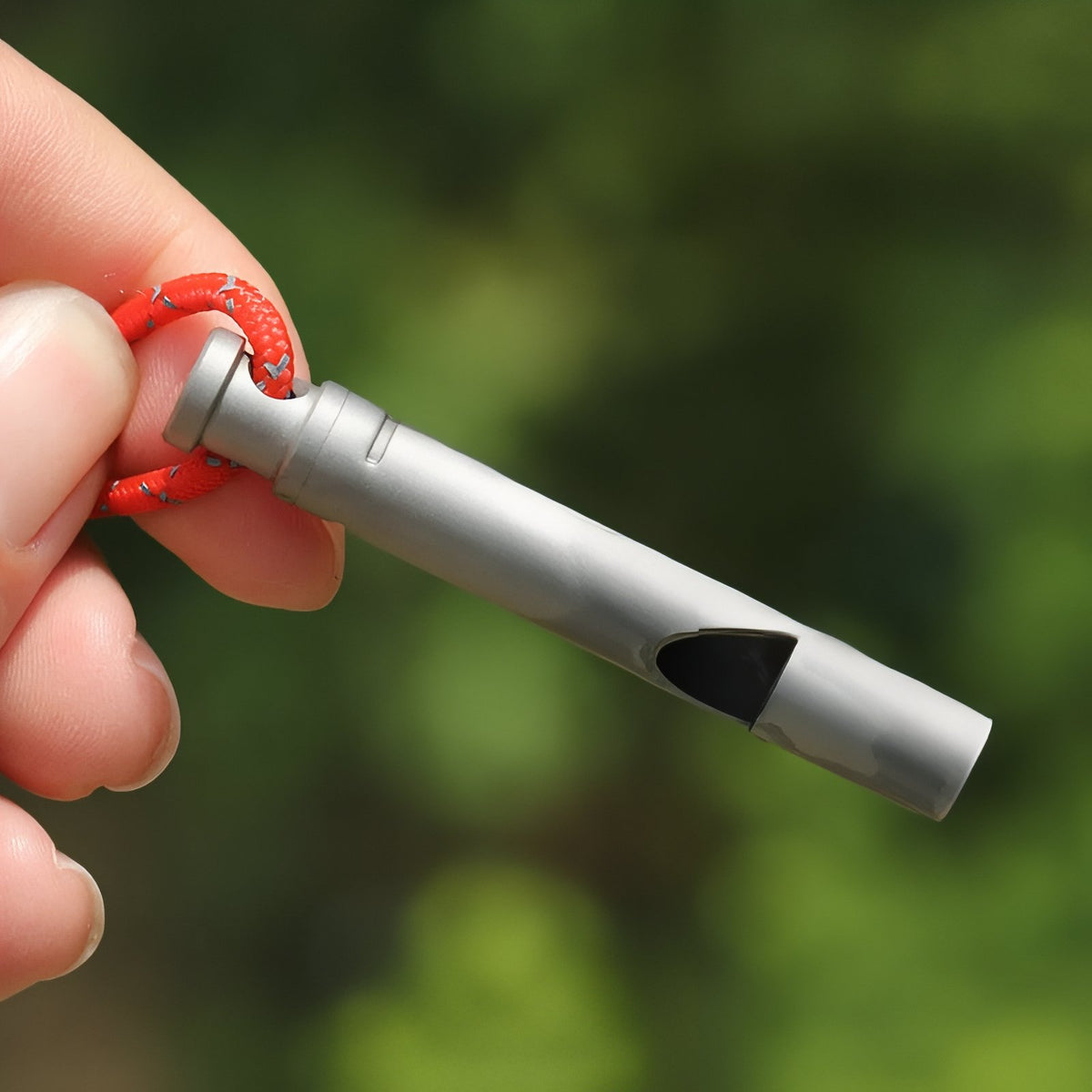 Titanium Hiking Whistle handheld - Grey