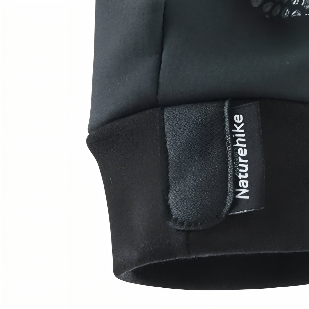 Close-up of Waterproof Hiking Gloves wrist - Black - Blue - Anthracite