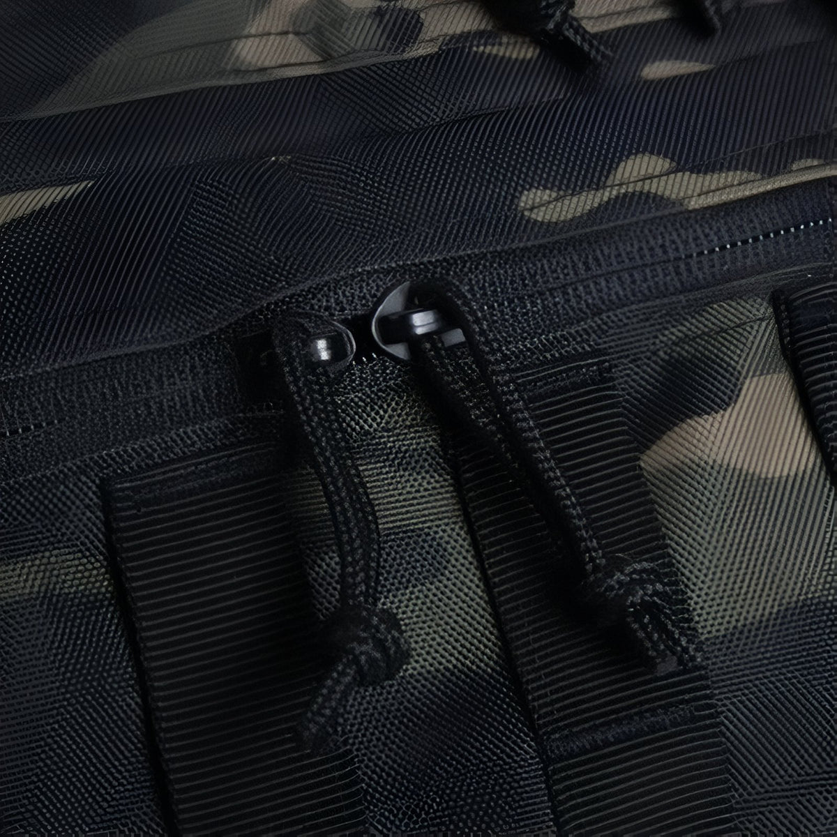Camouflage Backpack 45L close-up zip closure - Black and Gray - Gray and Beige - Olive Green and Beige - Black - Brown and Forest Green - Brown Beige