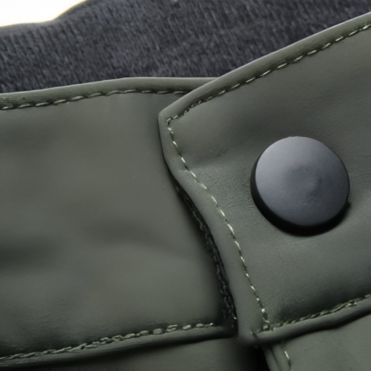 Women's Waterproof Hiking Pants close-up snap button - Black - Anthracite Gray - Olive Green - Purple - Fuchsia