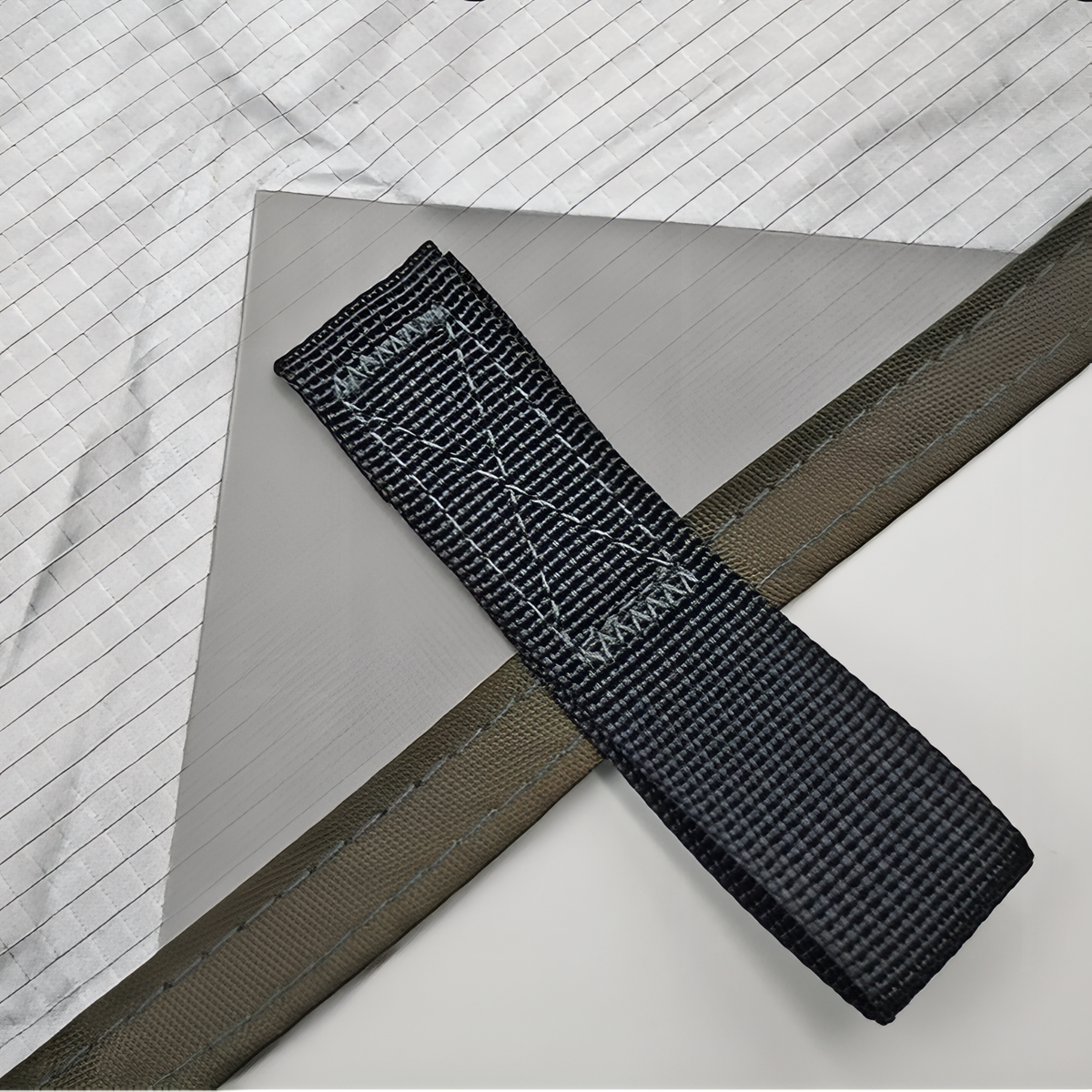 Bâche de Randonnée gros plan sangle - Vert Militaire - Vert - Noir - Beige